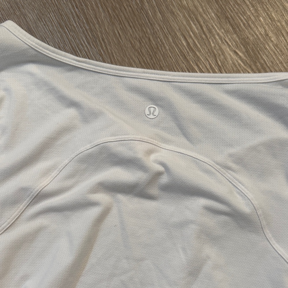 lululemon athletica henley LS top - Picture 3 of 4